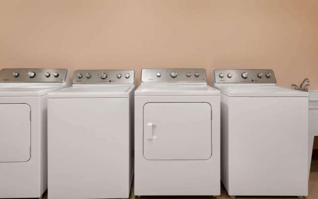 Travelodge by Wyndham Pincher Creek