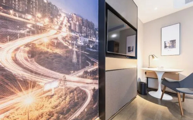 Atour Hotel Shenzhen Longgang Shiyaling Metro Station
