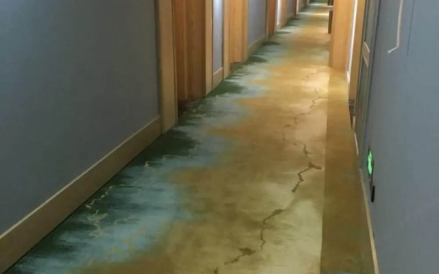 Junhong Hotel