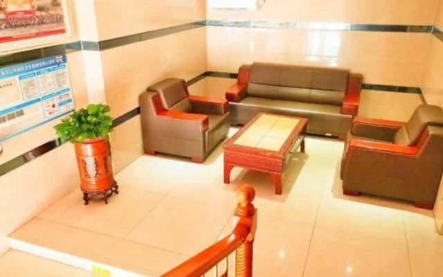 Zhuhai Pohu Hotel (Mingzhu Station)