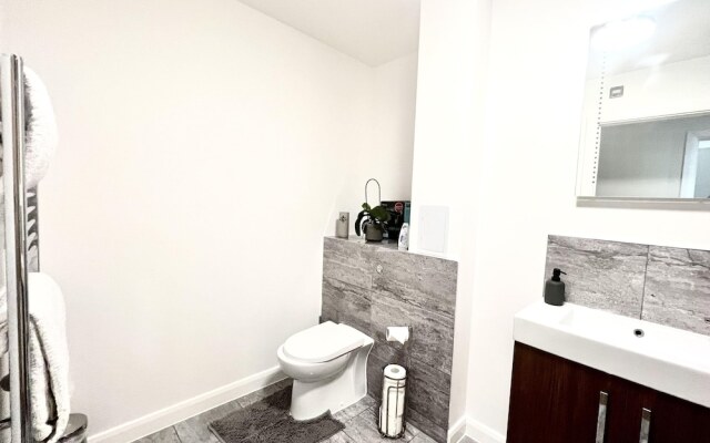 Captivating 2-bed Apartment in Bedford