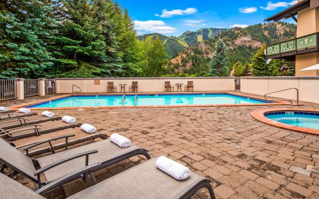 Best Western Tyrolean Lodge