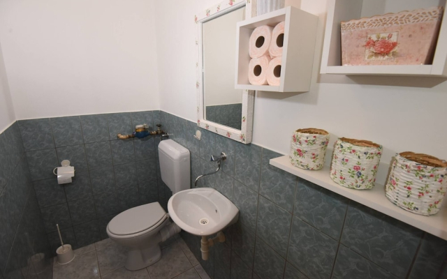 Close to the Centre, 2-bedroom Apartment Zara Verde