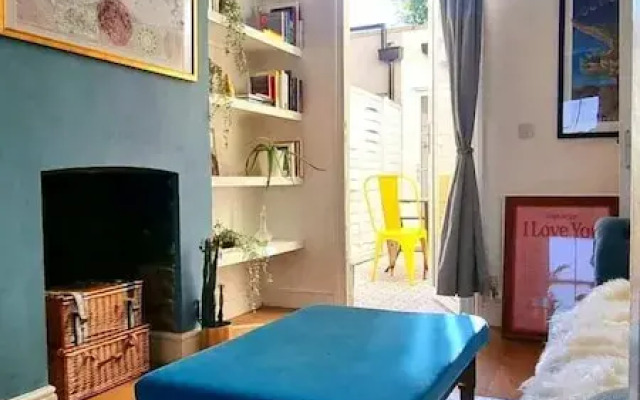 Stylish 3 Bedroom Townhouse in Brockley With Large Garden