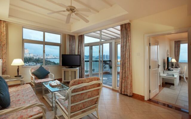 Golden Phoenix Sea View Hotel