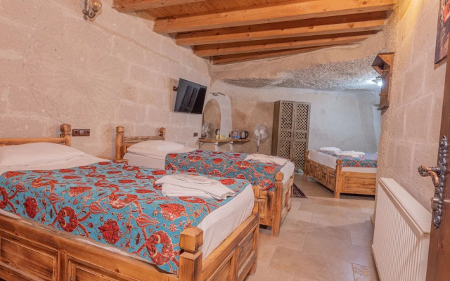 Zeus Cave Suites