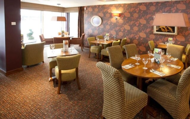 Premier Inn Inverness Centre - River Ness