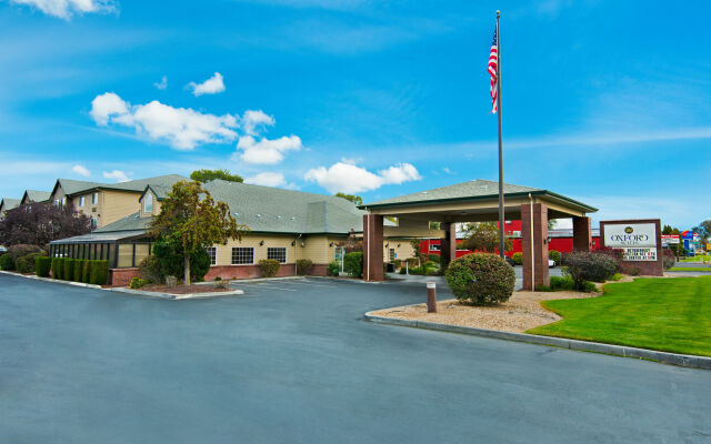 Oxford Suites Hermiston
