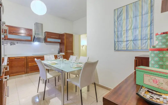 St James the Traditional 4-bed Townhouse Terrace