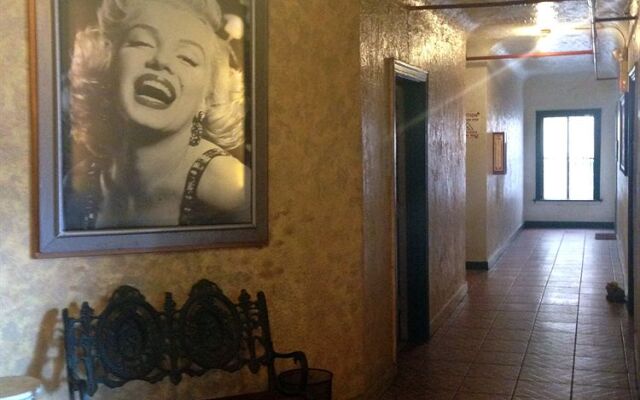 Hollywood Dream Suites
