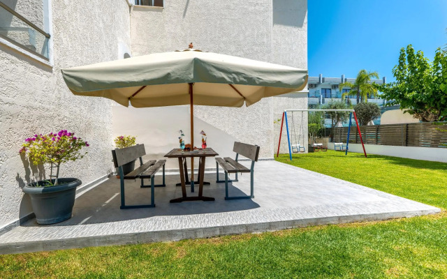 Anixis Hotel