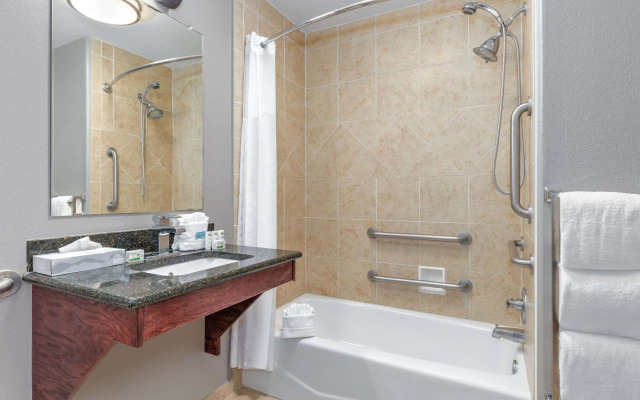La Quinta Inn & Suites by Wyndham Woodway - Waco South