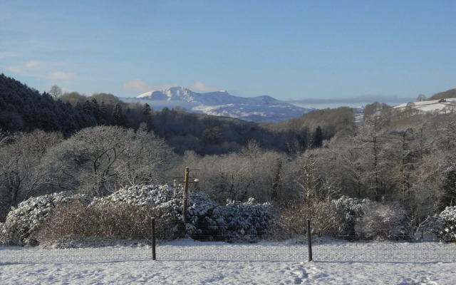 Y Bwythyn at Henfaes