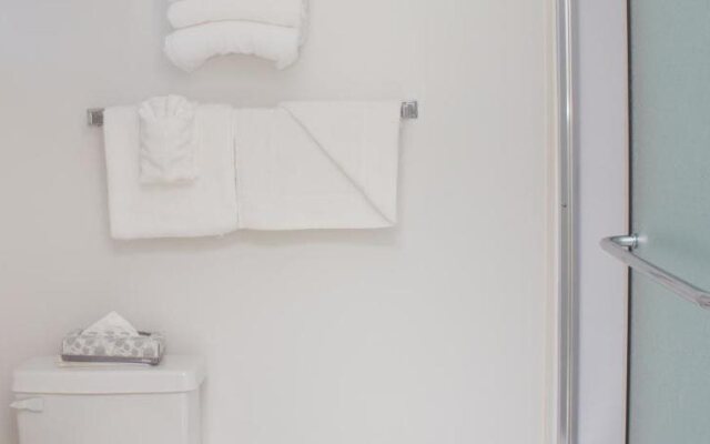 Atlantis Oceanfront Inn