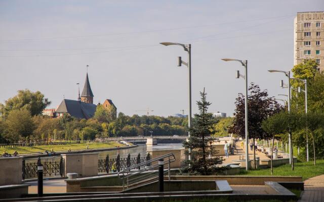 LovelyHome 39 (ЛавлиХоум 39) на улице Набережная Трибуца 43