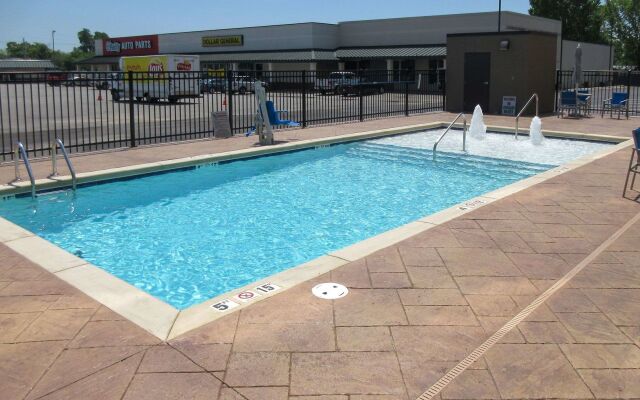 Holiday Inn Express & Suites Tulsa East - Catoosa by IHG