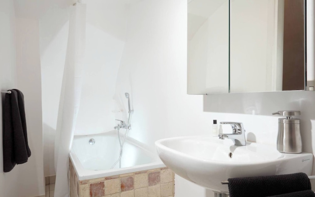 Manray Charming and Modern Ground Floor Loft