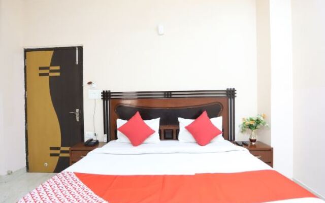 OYO 43691 Hotel Rbs Inn