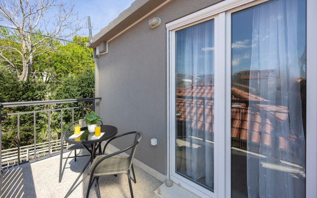 Lovely 1 Bedroom Apartment