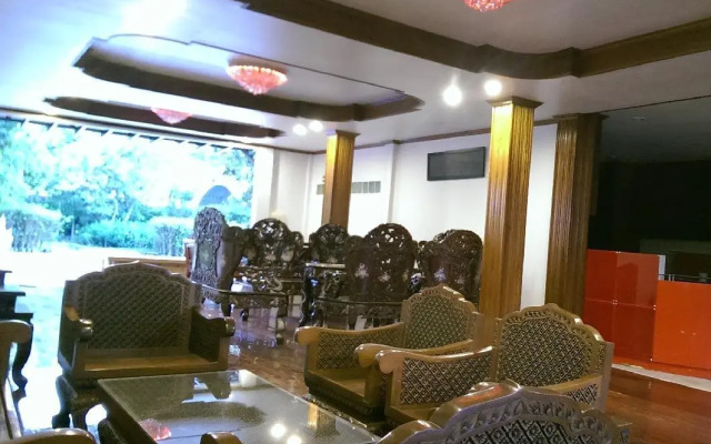Damnoen Care Resort