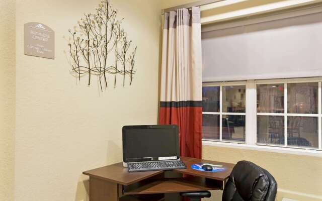 Microtel Inn & Suites by Wyndham Bushnell