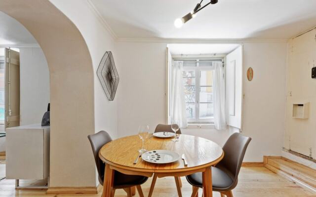 Portuguese Design 1 Bedroom Apartment in the Heart of Lisbon