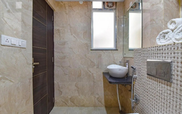 FabHotel Pink City