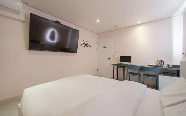 Hotel Nine