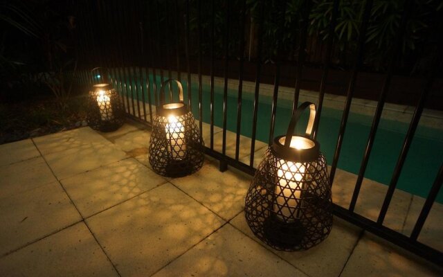 Deja Vu Palm Cove Private Heated Pool