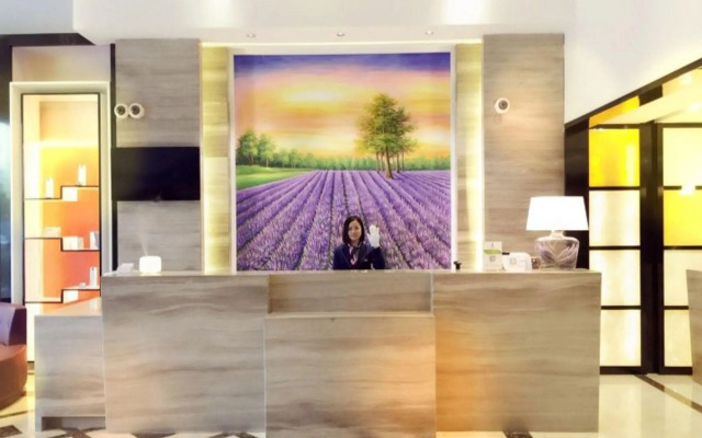 Lavande Hotel Shanghai Zhangjiang Guanglan Road Subway Station Branch