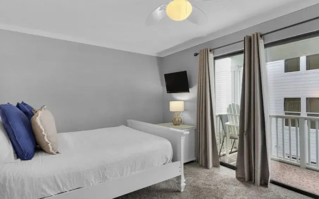 Southwinds K-8: Beachside & Pool Retreat