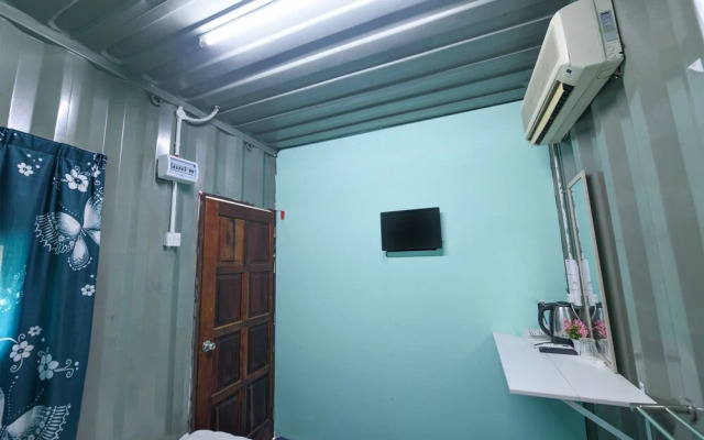 OYO 90589 The Jungle Cabin House