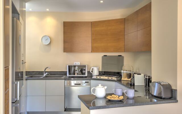Aria Plaka Residence