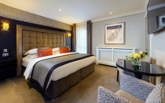 Killarney Oaks Hotel