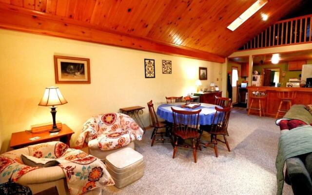 1 Maple Avenue 2 Bedroom Home by Redawning