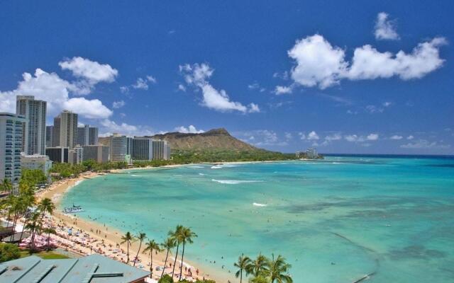 Waikiki Banyan - Pool View Tower 1 Suite 911
