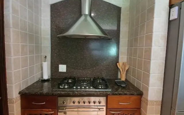Or Tambo Airport Holiday Home