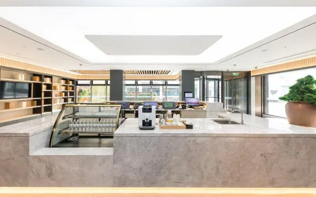Ji Hotel (Shanghai Longbai Xincun Metro Station)