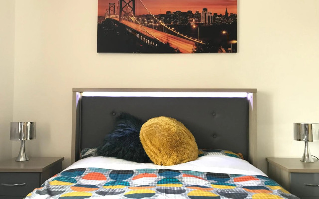 Grand Central Apartments, Centro