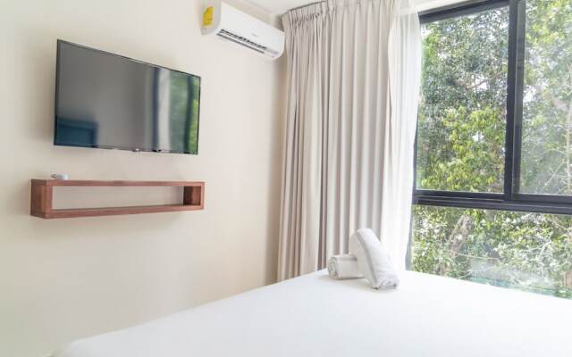 Stunning 2BR Condo Breathtaking Sky Bar Rooftop Pool Gym