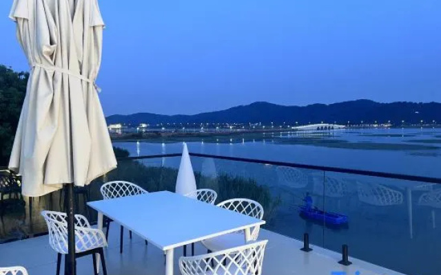 Floral Hotel·Suzhou first love meet you hostel (Taihu Hengshan Island Scenic Spot Shop) – Pool – Suzhou