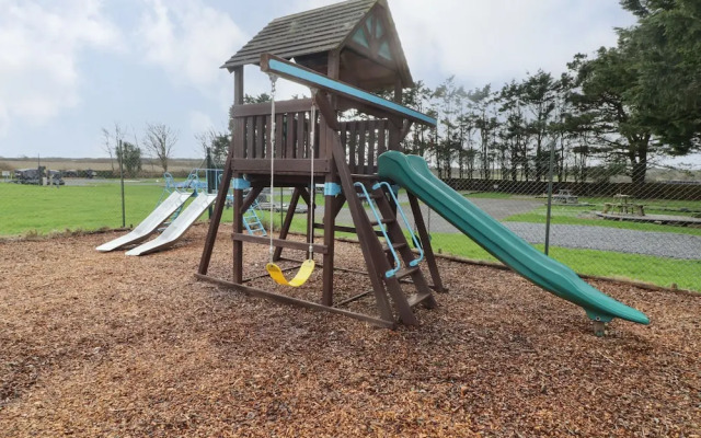 13 Gower Holiday Village