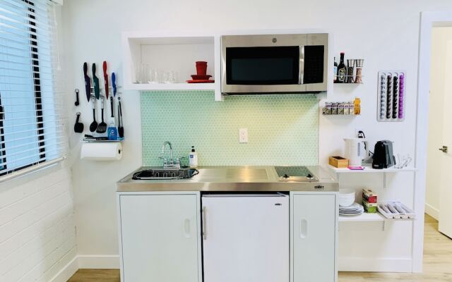 Intimate Well Appointed-Old Town-Pool