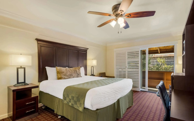 Clarion Collection Carmel Oaks Inn