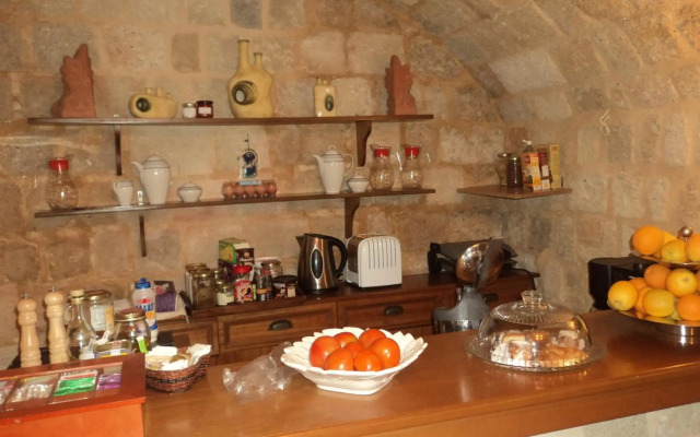 Camelot Traditional & Classic Hotel