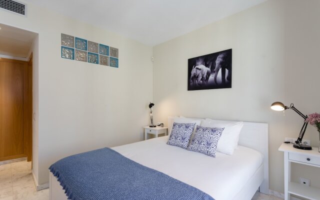 Unique Rentals - Stylish Seafront Duplex