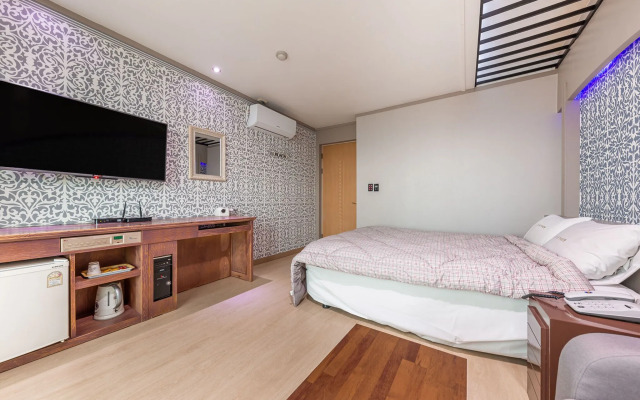 Bongaya Hotel
