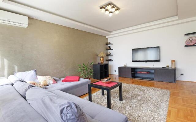 Big Blue Apartment - Belgrade
