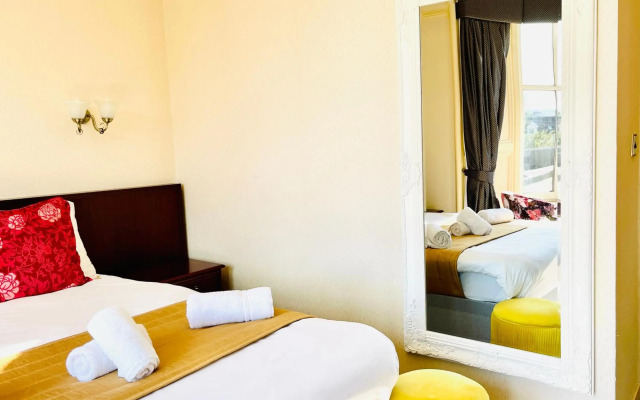 Lovat Hotel