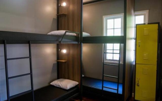 Um Hostel